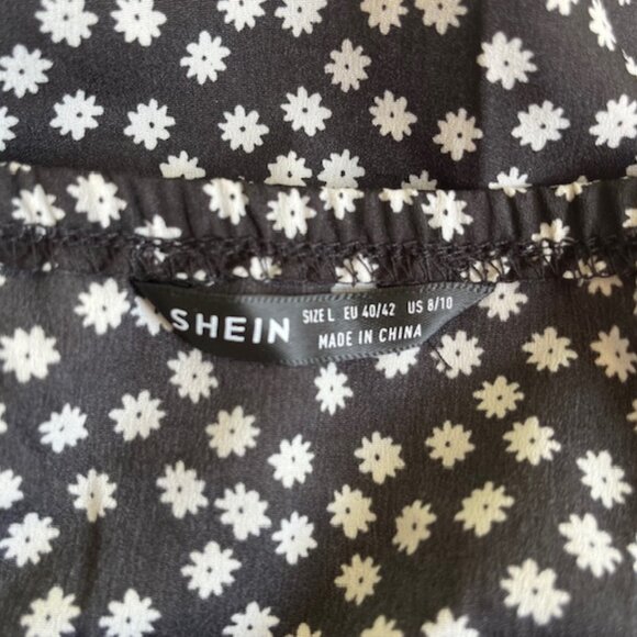 Pretty Floral Flared Top - Picture 7 of 7